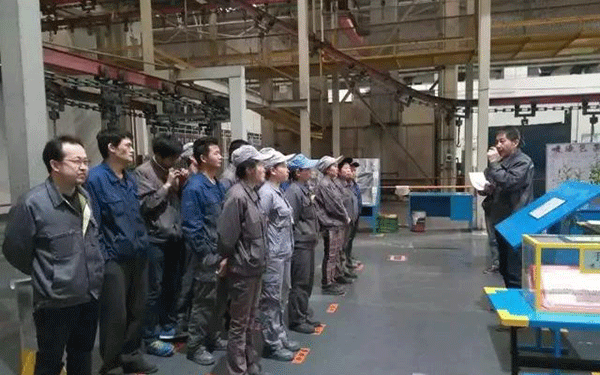 人妻无码熟妇乱又视频 西安西玛电机厂交流喷漆包装组三检工作推进会议。